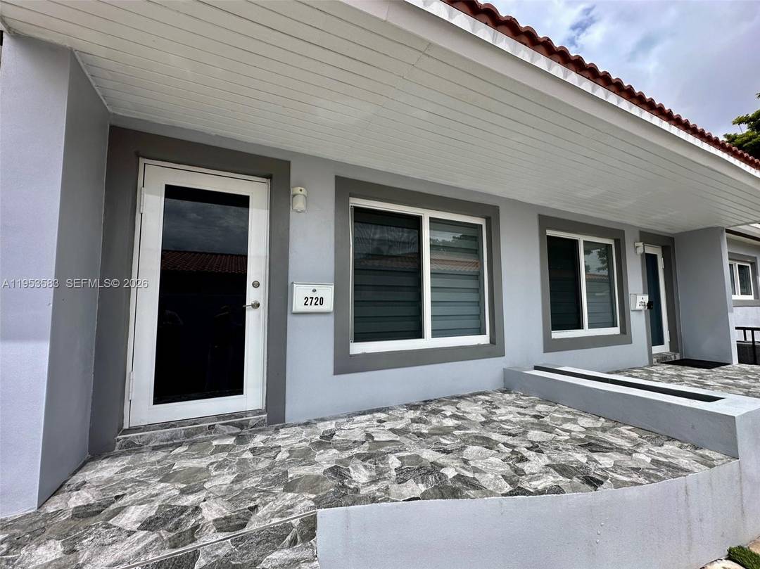 Excellent investment opportunity in a very central location, just minutes from Downtown Miami and major employment centers.