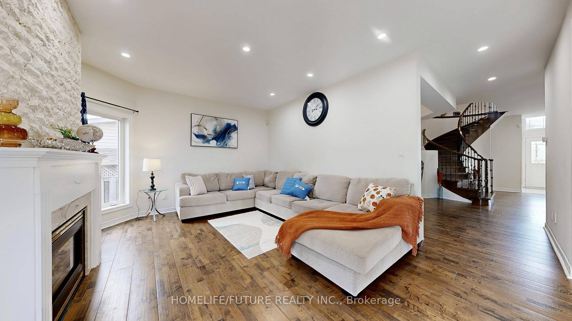 Beautiful 4 Bedroom Family Home with Finished Basement in Desirable Oak Ridges Richmond Hill Welcome to this spacious and well maintained family home offering over 2, 500 sq.