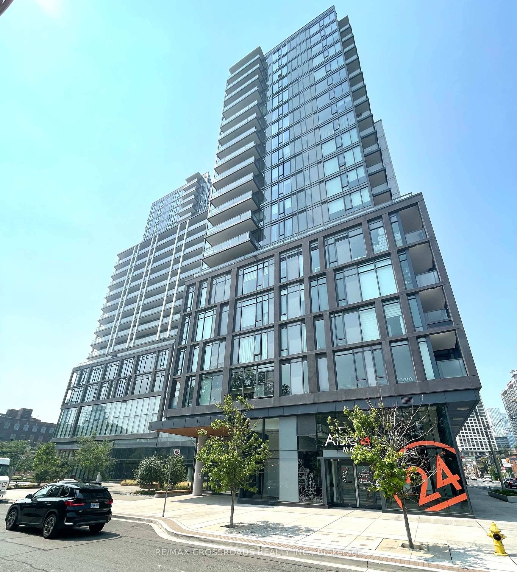 Luxurious West Facing Suite 2 Bed 2 Bath Locker Located in One of Torontos Most Vibrant Neighbourhoods !