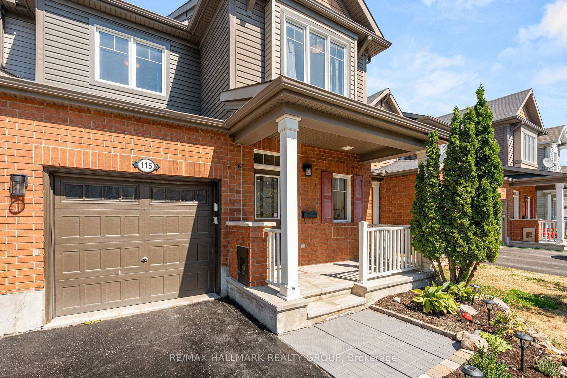 Welcome to this bright amp ; spacious executive townhome for rent in the sought after Summerside community of Orleans !