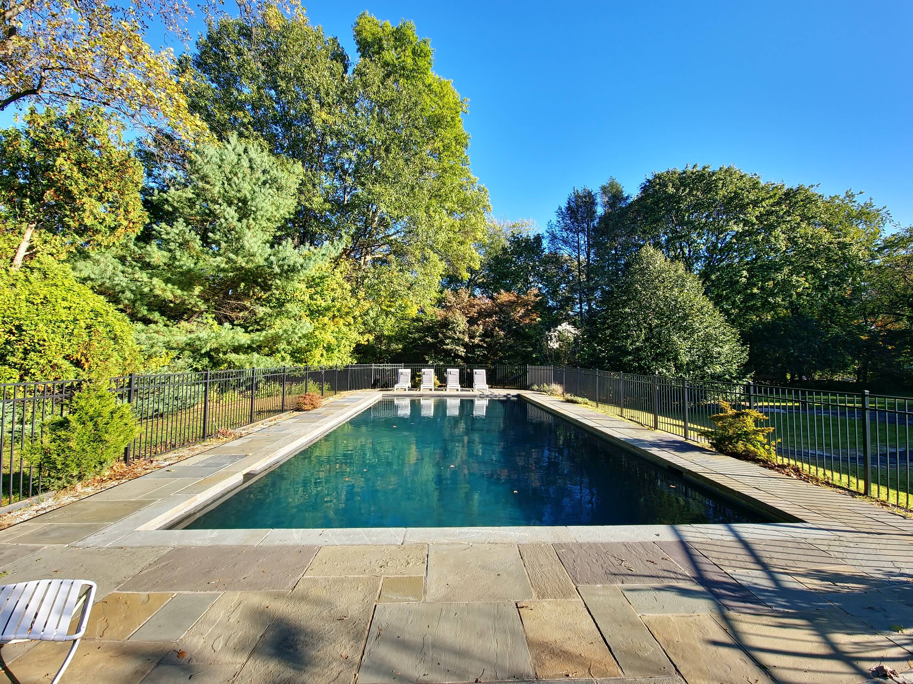 Private oasis on 2. 08ac.