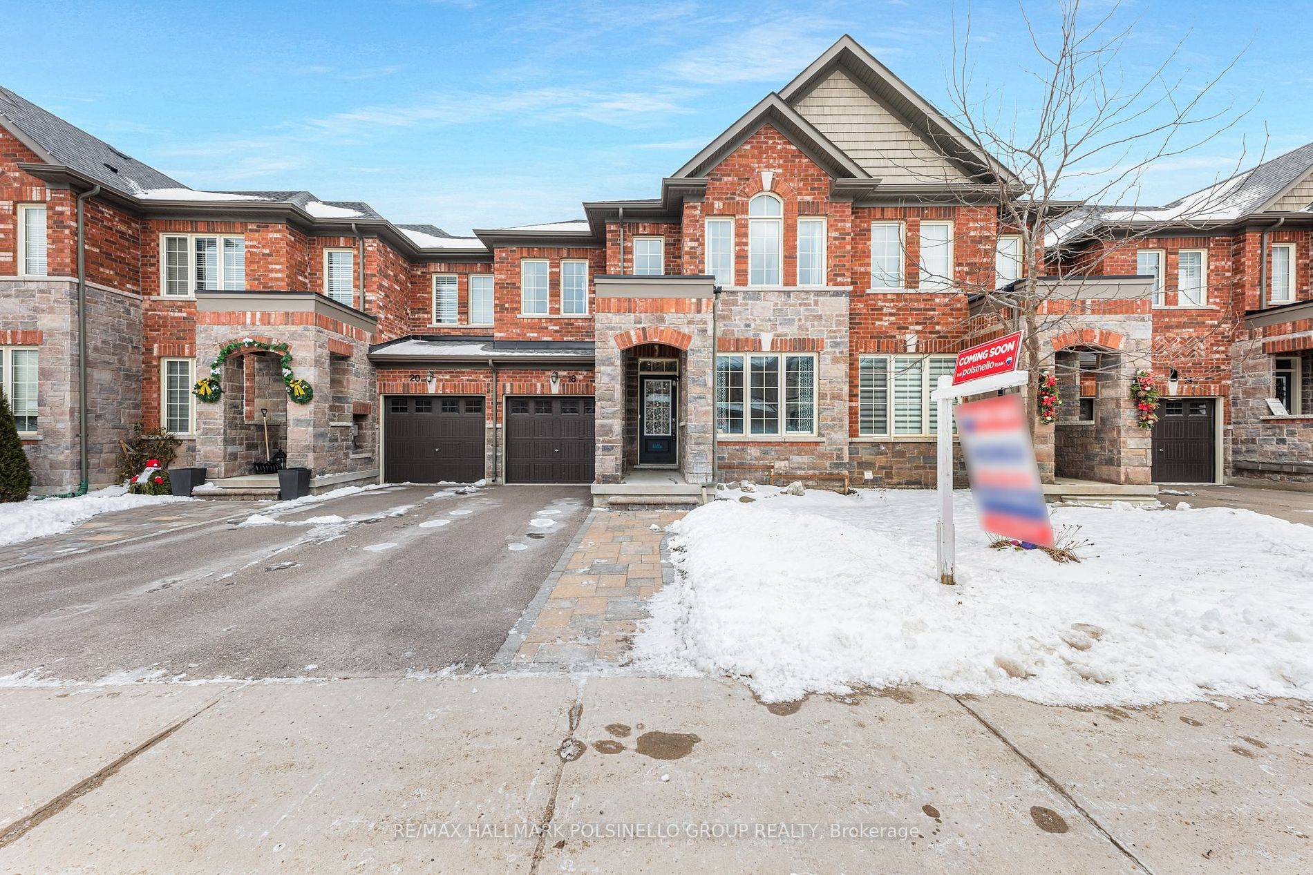 Welcome to contemporary living in the heart of Queensville.