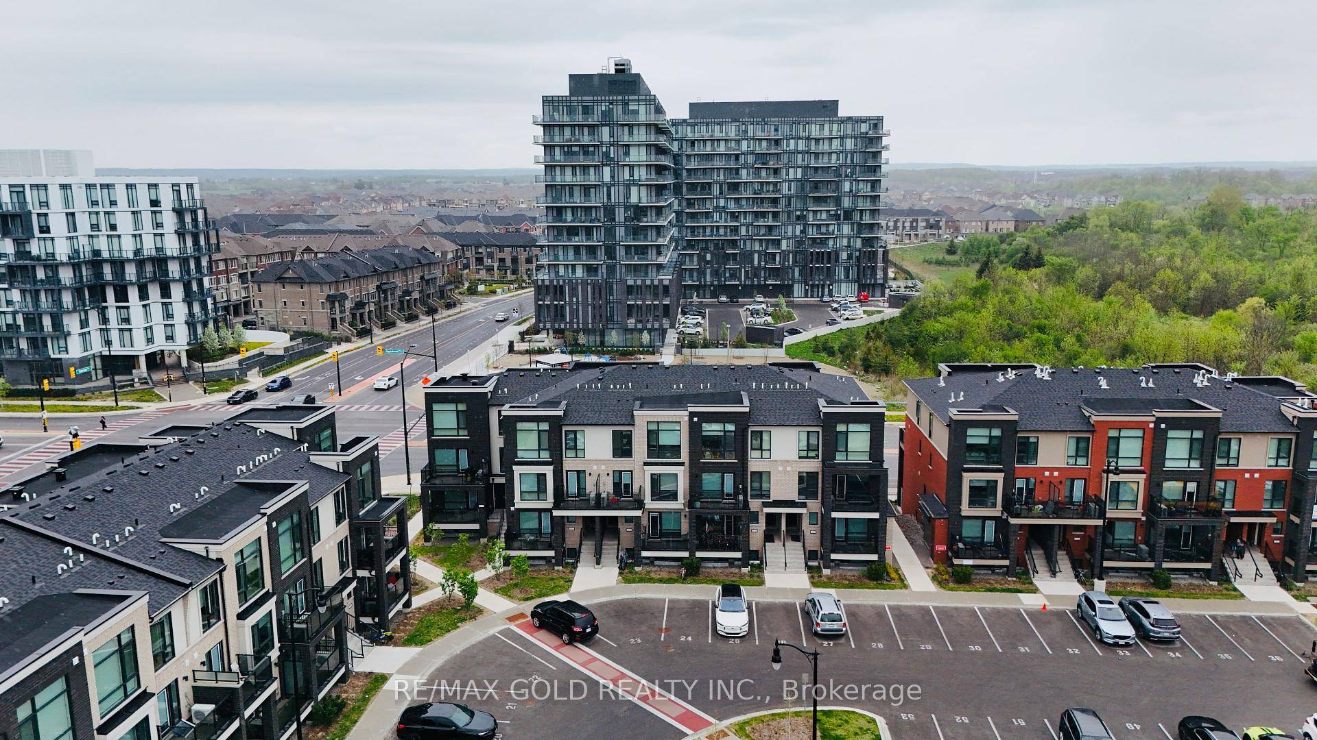 Built by Rosehaven Homes, this stunning 2 bedroom townhouse in a prime area offers a perfect blend of style and comfort, features many upgrades and a modern open concept kitchen ...