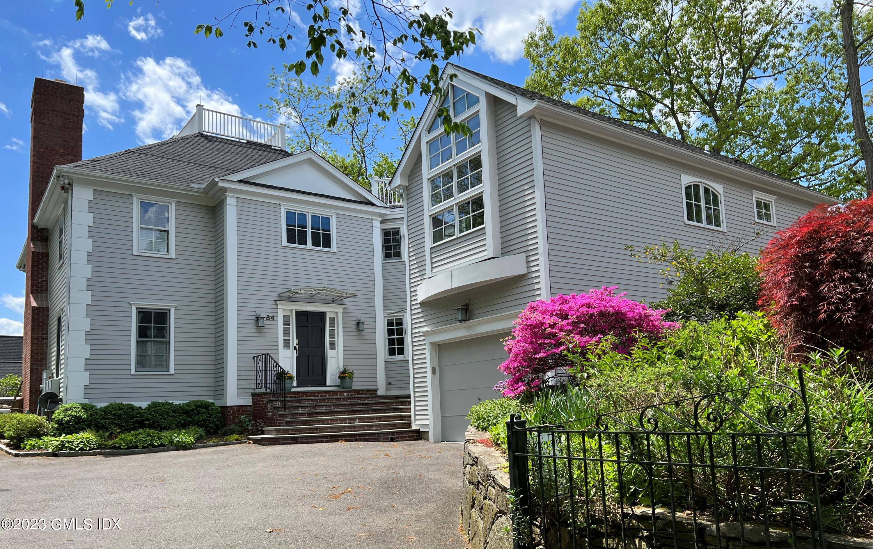 Beautifully furnished home directly on LI Sound tidal inlet the Oneida Audubon Sanctuary.