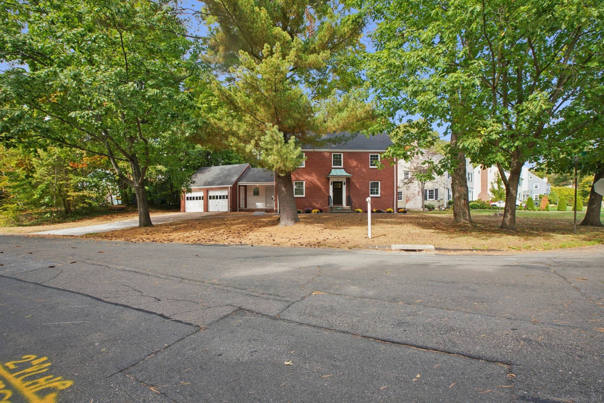 Tastefully renovated, must see corner lot Colonial in Hamden's highly sought after Spring Glen neighborhood known for its beautiful homes, convenient location and welcoming community atmosphere a perfect blend of ...