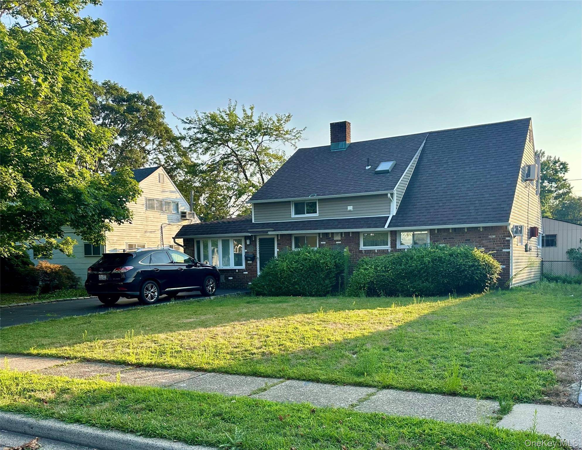 Spacious whole house cape in the heart of Hicksville.