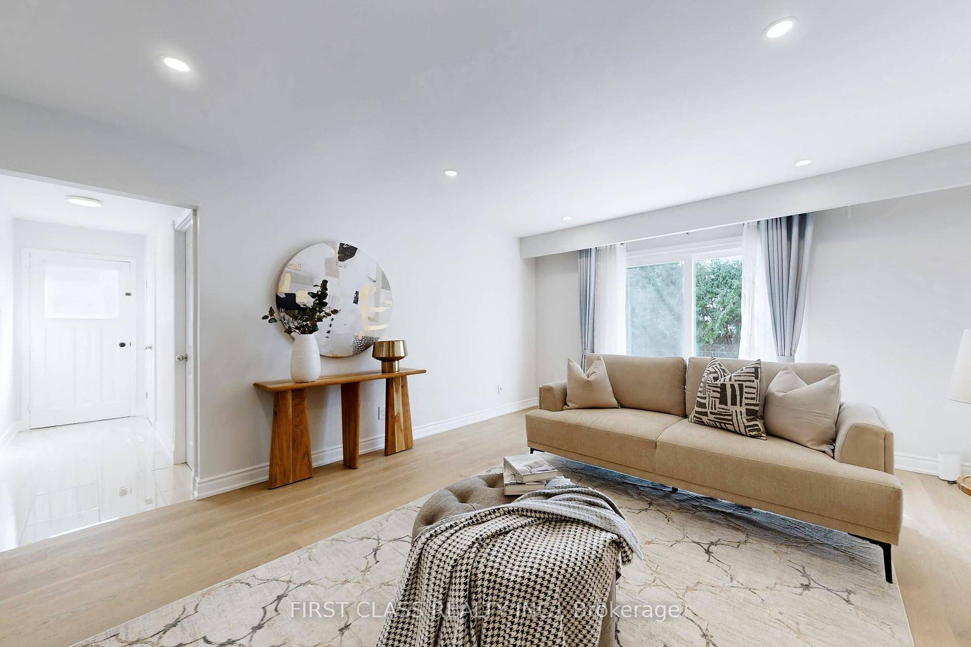 Luxury Backsplit Detached Home in Top School Zone, TOP 1 RANK Bayview Fairways Elementary School Score10, 1 3021, Thornlea Secondary High School 20 746 TOP 1 RANK St.