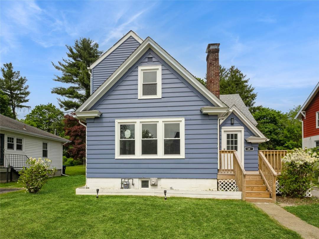 Charming Southside Home Near Vassar College Fully Renovated with Luxurious Upgrades Welcome to your dream home, perfectly situated near Vassar College in the desirable Southside neighborhood.