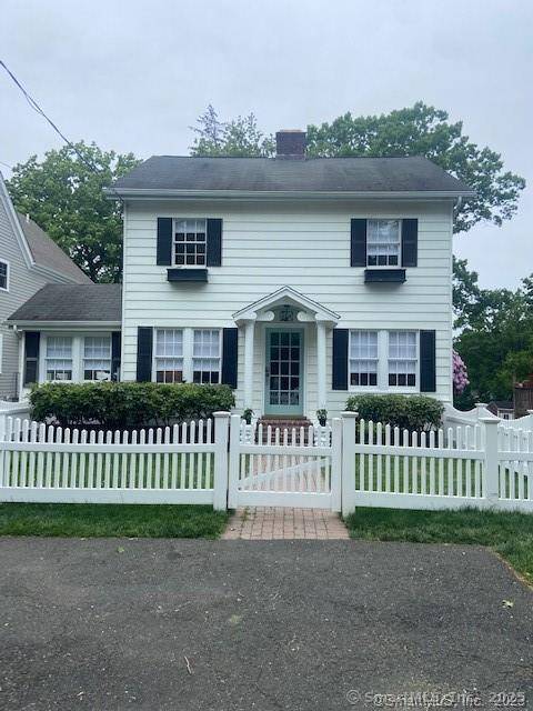 Fully Furnished Fully Stocked Rental Available Short Term Long Term.