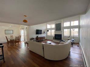 This 3 4 bedroom Woodridge Lake furnished home is available for rent as a year round rental.