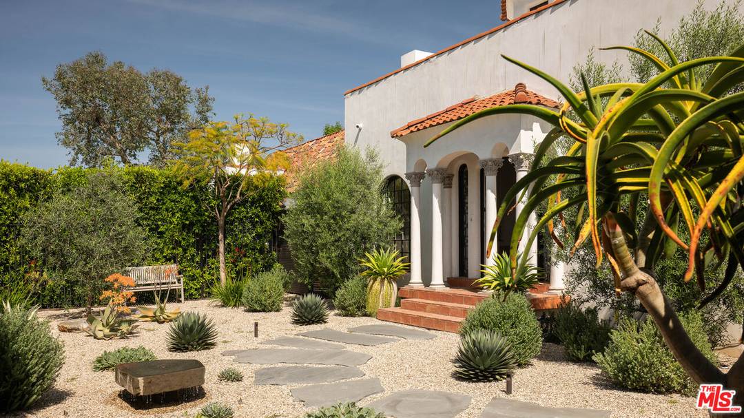 330 N Arden Blvd 4BR Mid Wilshire La