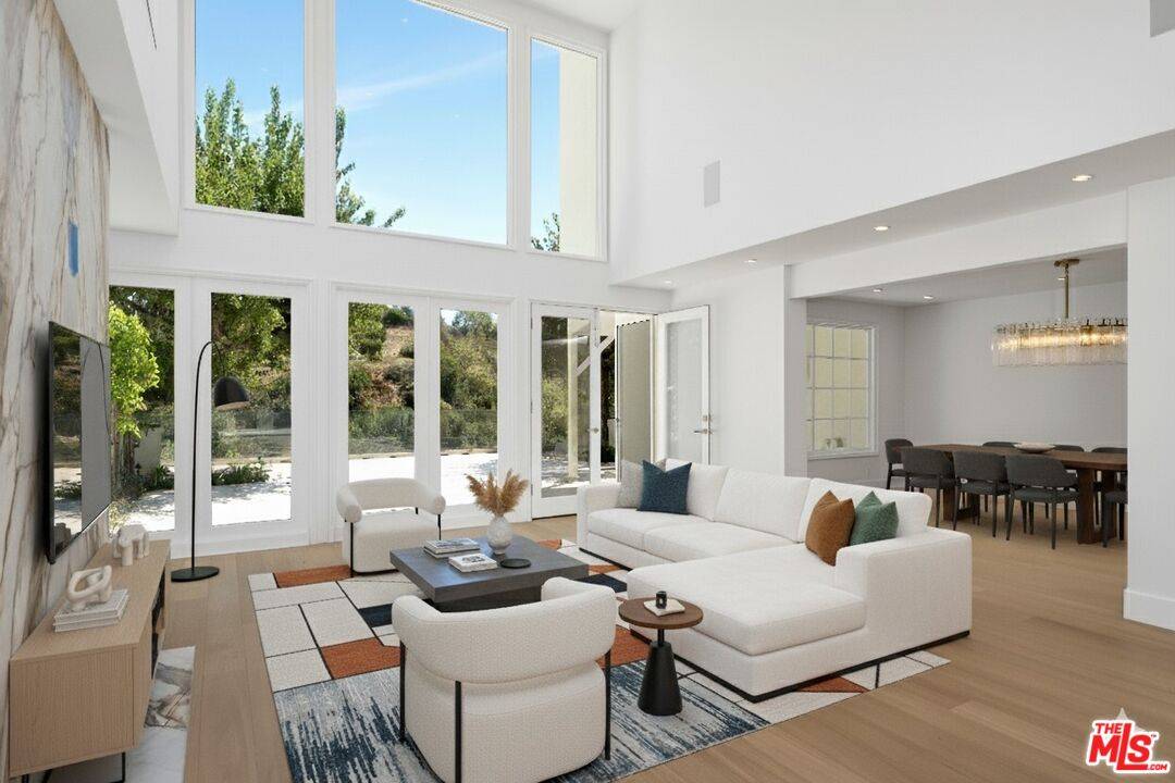 2205   Canyonback Rd 3BR Brentwood La