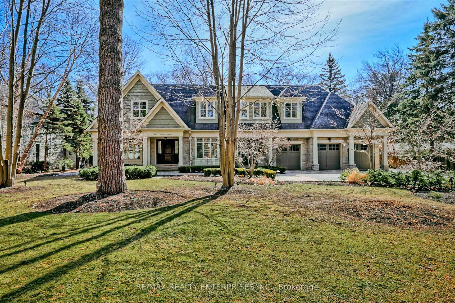 Nestled in the prestigious Whiteoaks 1600 Jalna Avenue is an executive family home blending classic elegance w modern sophistication.