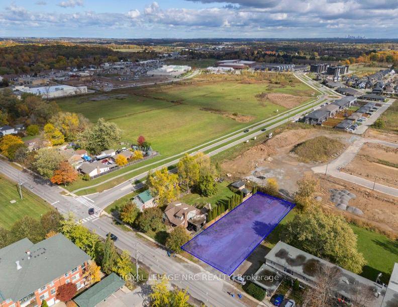 Excellent small scale development opportunity in the heart of Fonthill.