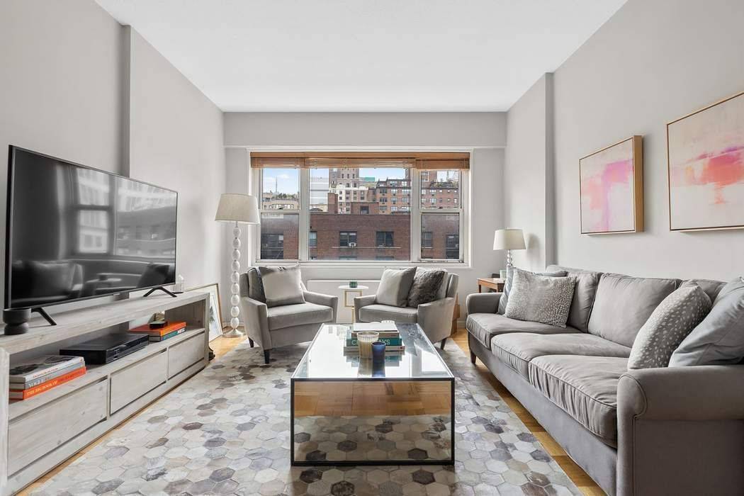 Fantastic opportunity to live in GEORGETOWN PLAZA.