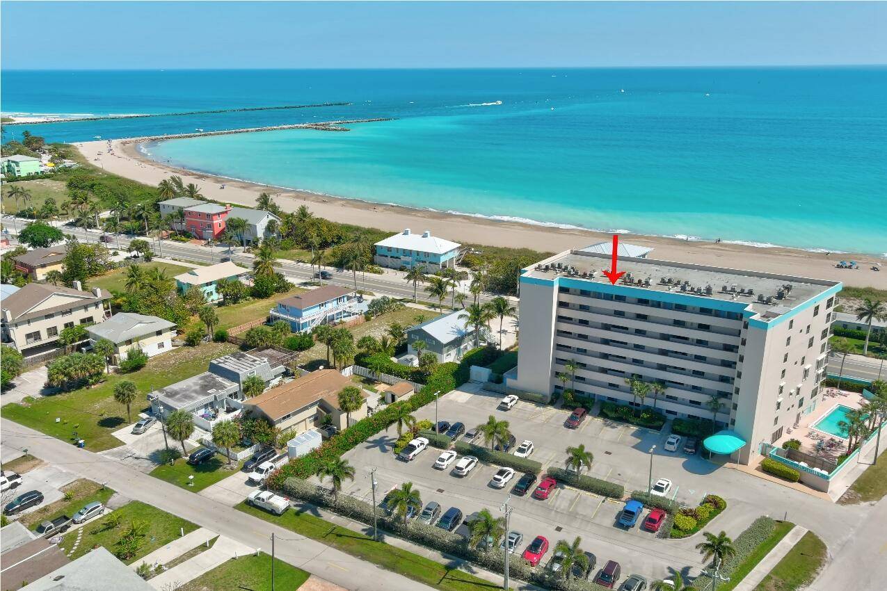 OCEAN VIEWS ! Stunning ocean views from this top floor penthouse condo at Avalon Beach Club Condominium on South Hutchinson Island !