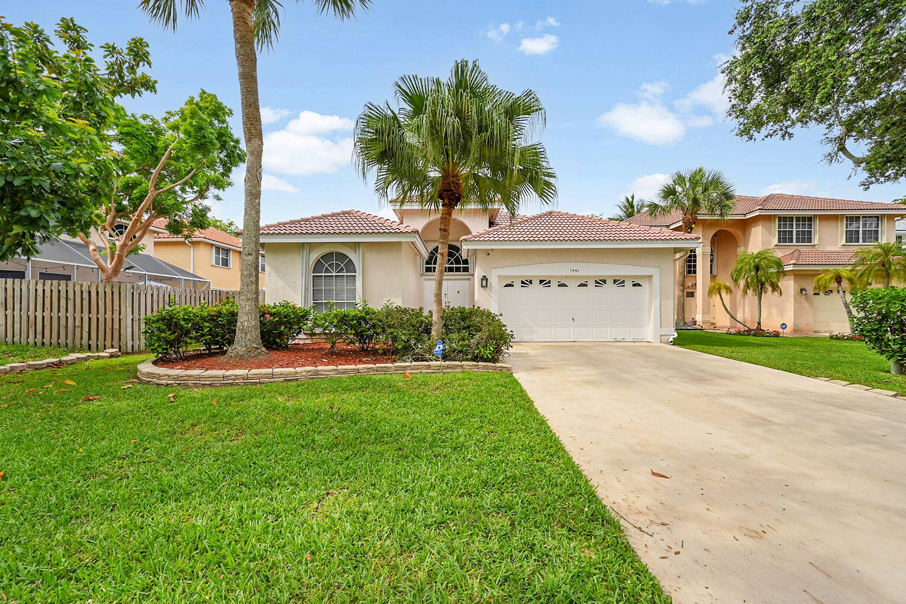 Very well kept 3 bedroom, 2 bath pool home located in the desirable Holiday Springs Village.