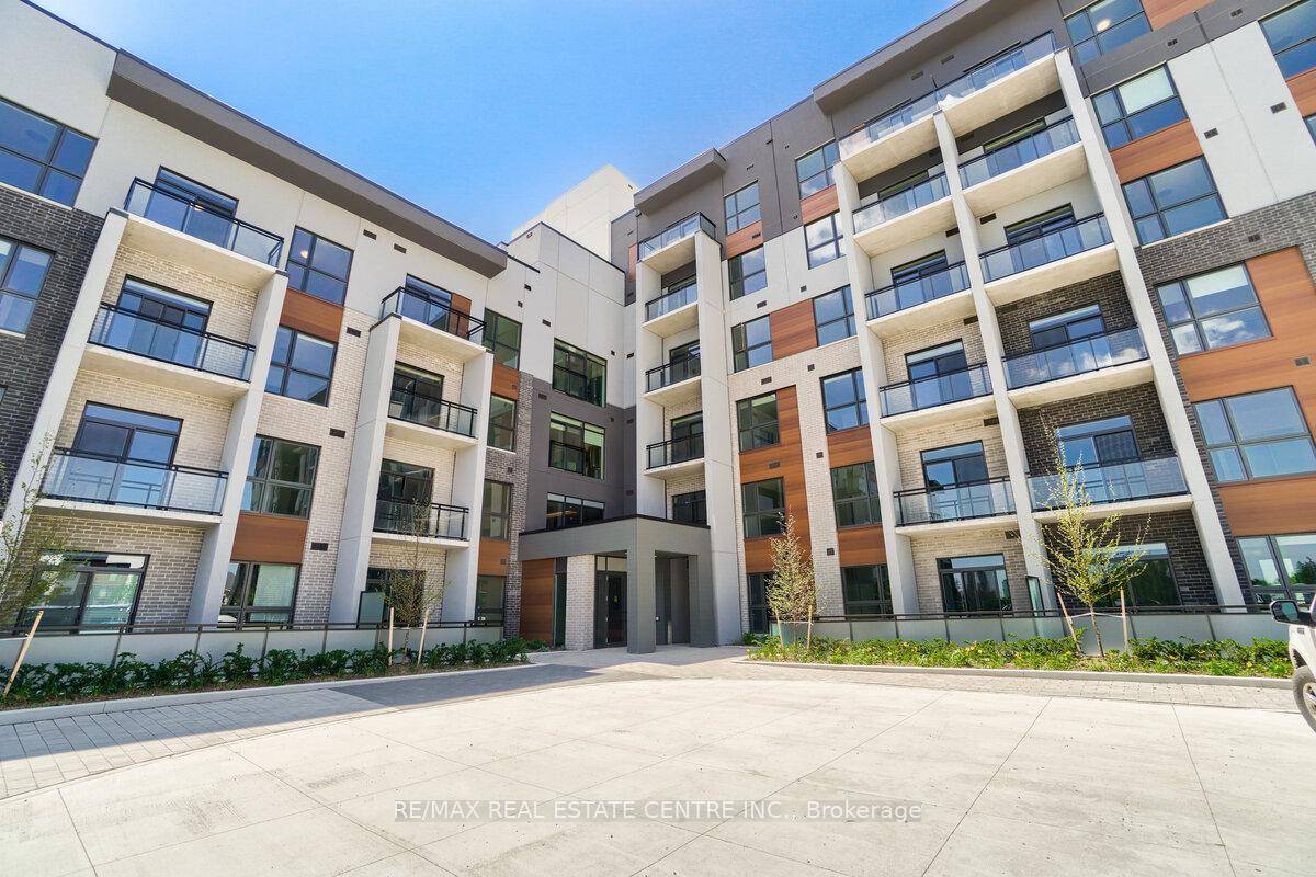 YES PRICE IS RIGHT gt ; gt ; Absolutely Gorgeous 2 Bedrooms with 2 Full washrooms high Ceilings.