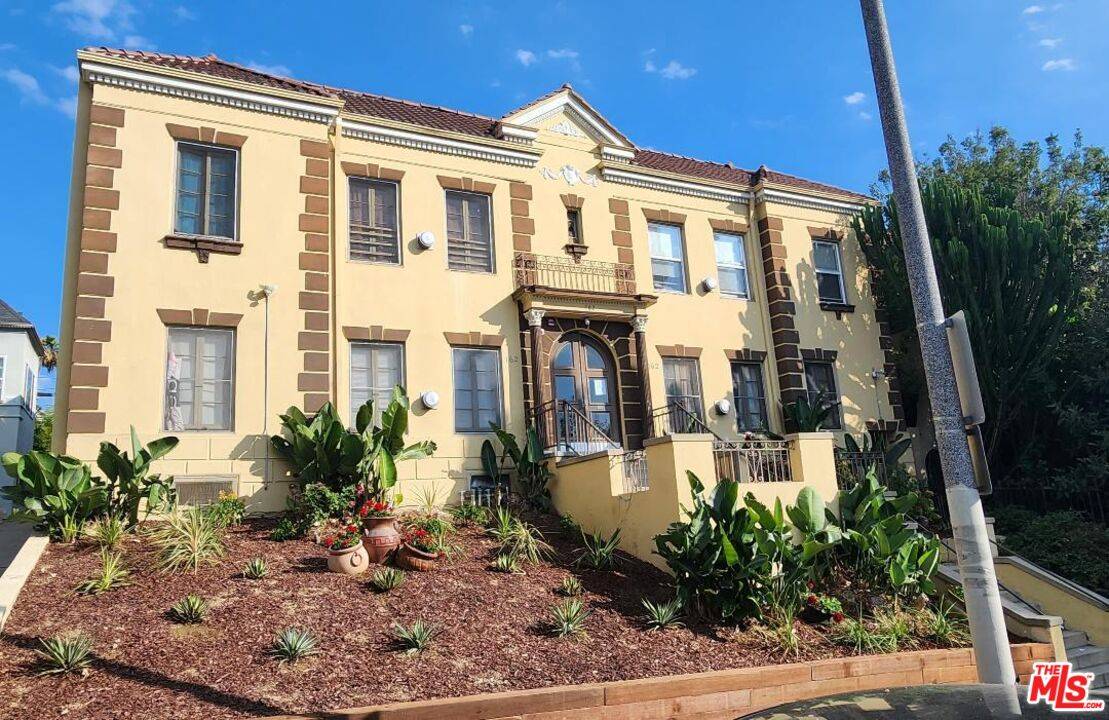 162 N Kenmore Ave 2BR Mid Wilshire La