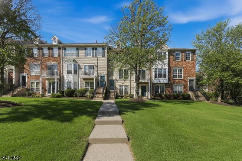 Modern, move in ready 2 bedroom, 2.