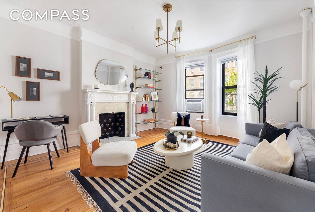 Unit 3WF is a beautifully scaled one bedroom home that seamlessly blends classic Upper West Side charm with thoughtful modern updates.