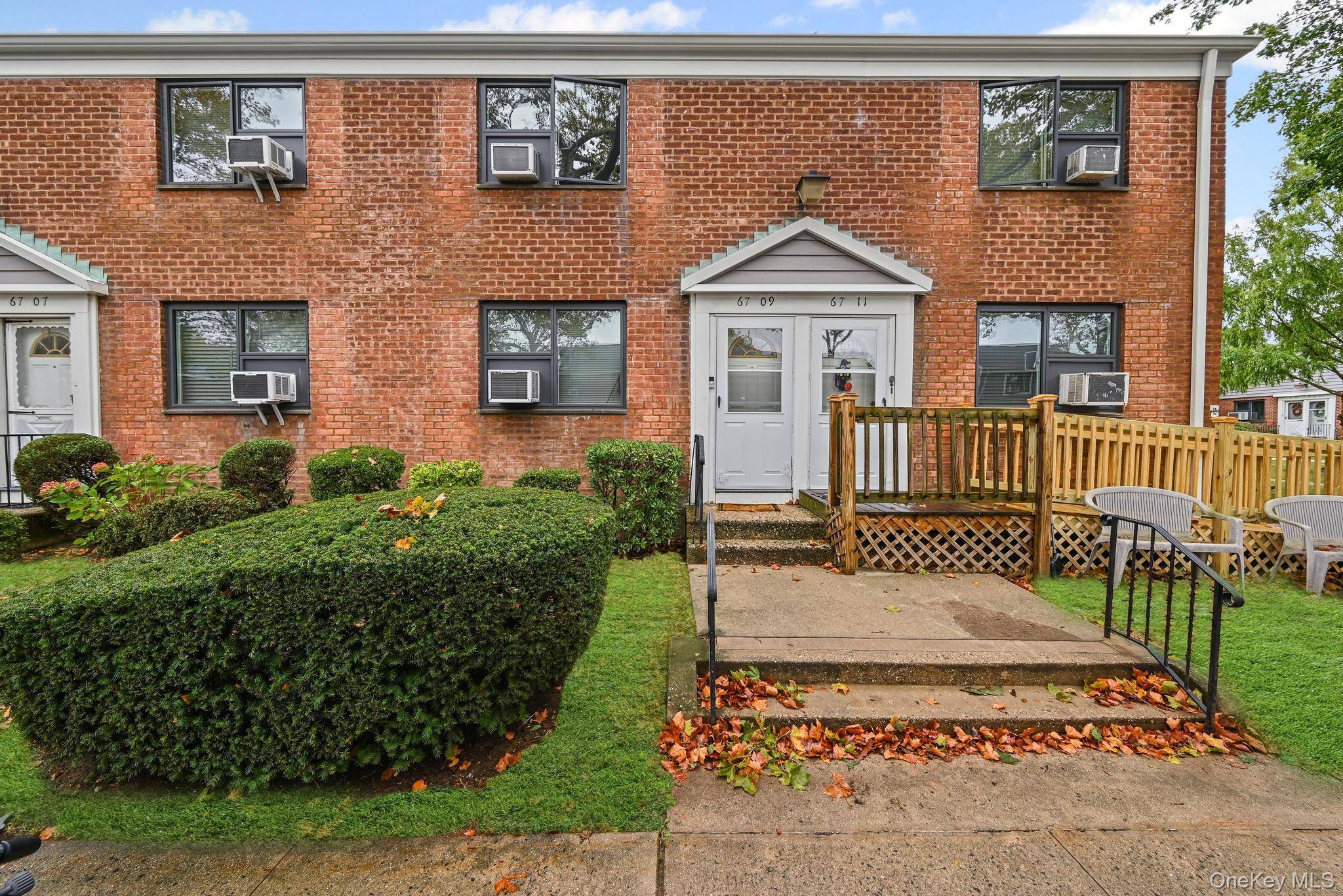Welcome to this 2 bedroom, 1 full bathroom move in ready duplex, townhouse co op in Bell Park Gardens development that feels like home the second you pass through the ...