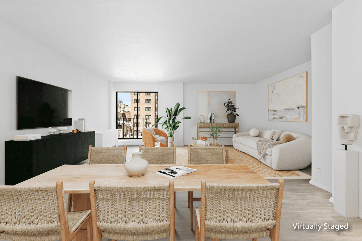 UPPER EAST SIDE TREASURE !