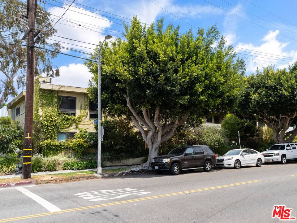 8630 Falmouth Ave 3BR La