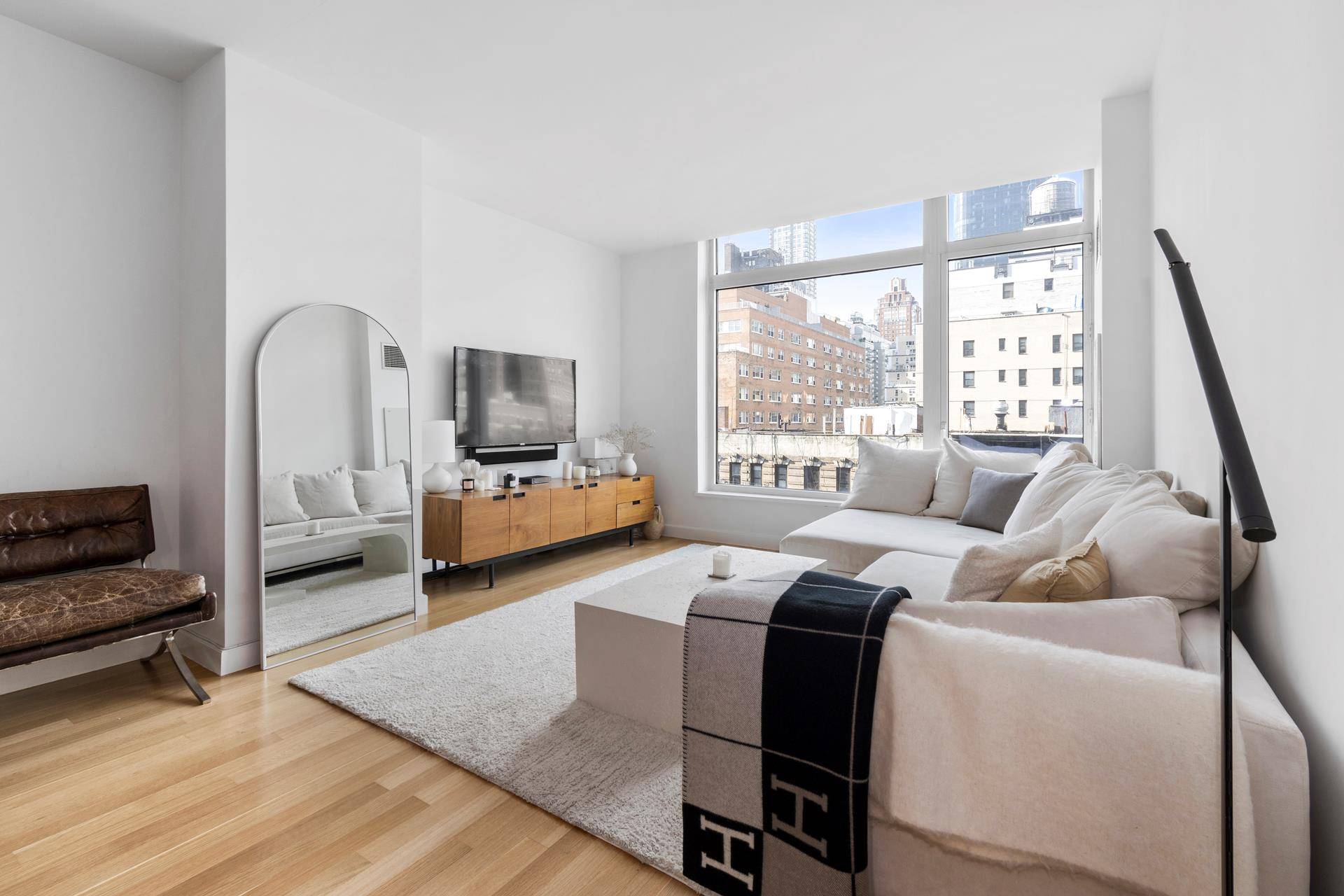 Beautifully designed 2 bedroom, 2.
