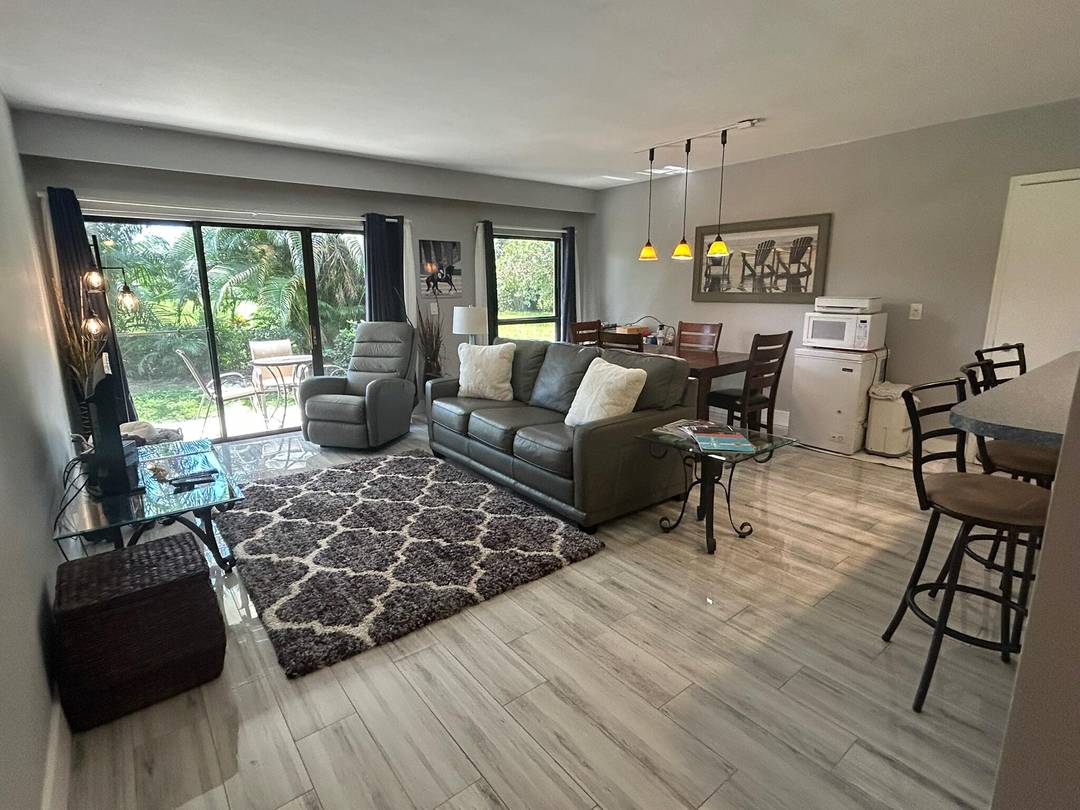 After a long day at the farm, come home to your peaceful getaway tucked away in the gated community of the Palm Beach Polo Country Club, just minutes from Wellington's ...