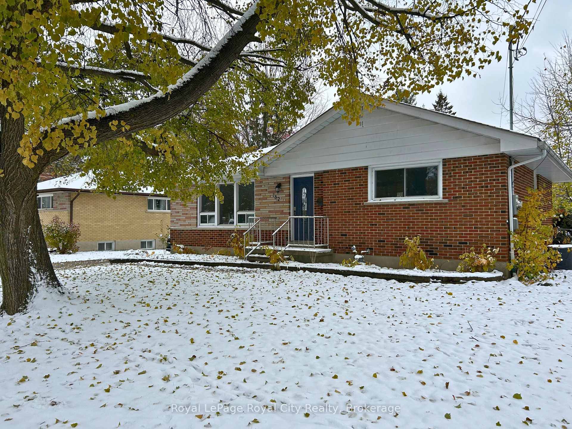 Are you searching for a well kept 3 bedroom, 1 bathroom main floor bungalow to rent ?