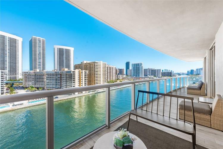 One of the highest producing 3 bedroom in the building positioned on the 10th floor with panoramic views.