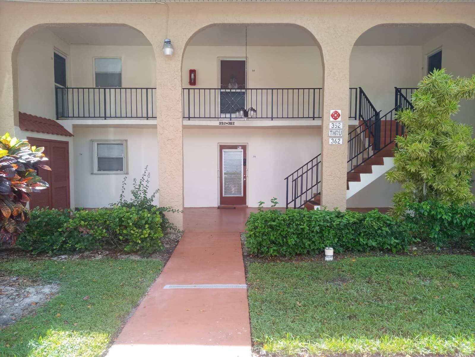 Move in condition 1st floor full 2 2, screened patio, water view.