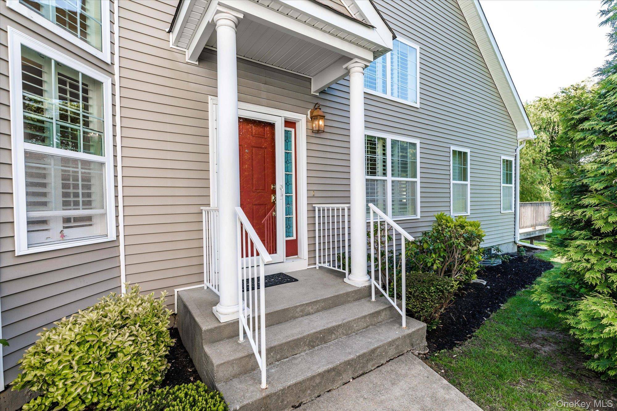 This charming Garden Apartment at The Vineyards at Miller Place offers 2 bedrooms, 2.