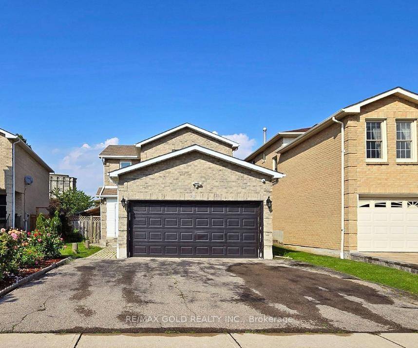 Welcome to this beautifully maintained 4 bedroom, 3 bathroom detached home available for lease in one of Mississauga's most desirable neighborhoods.