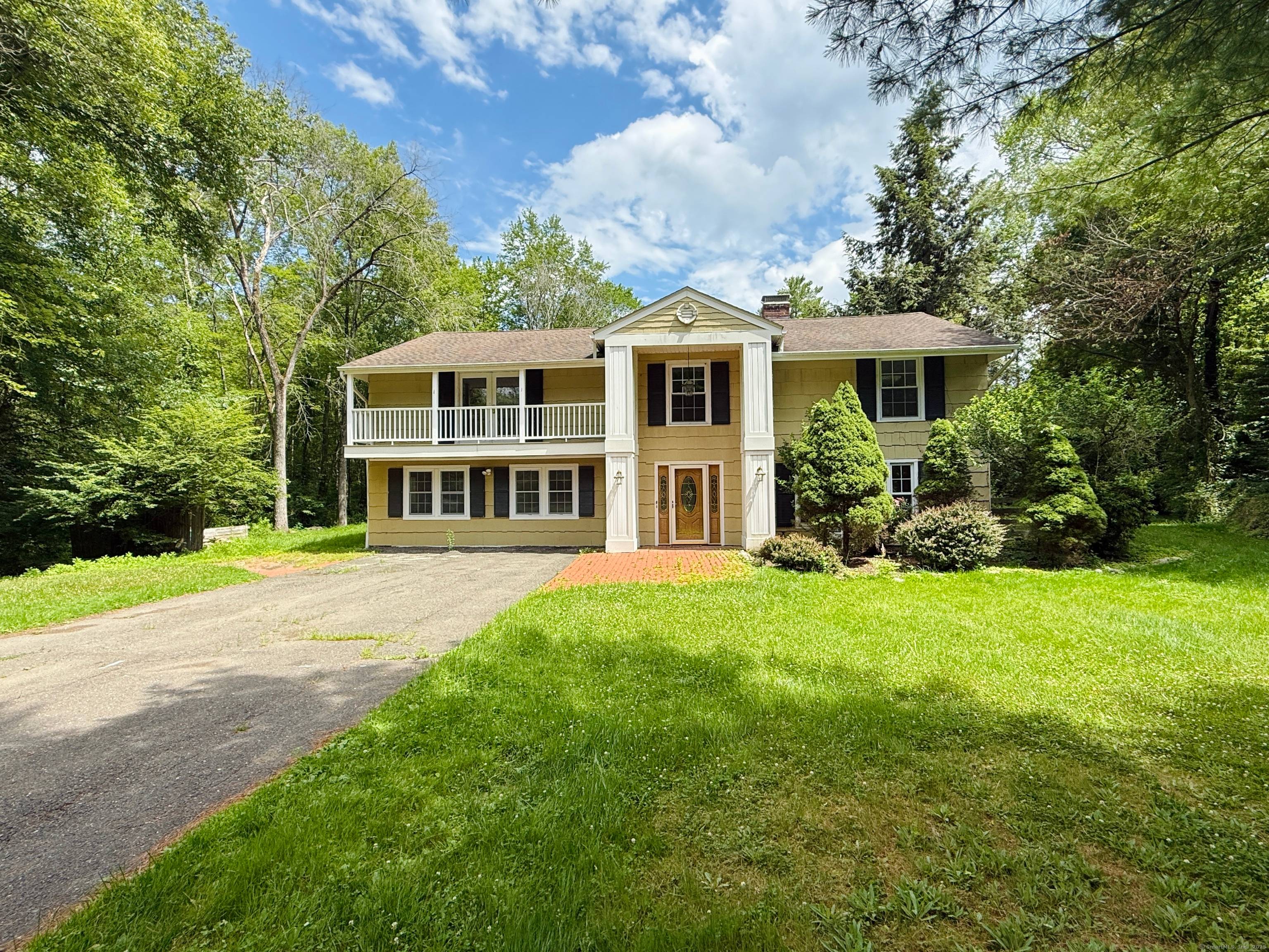 If a property located a short drive to conveniences including public transportation, Caraluzzi's market, the Mark Twain library, restaurants, and retail while situated in a quaint New England neighborhood appeals ...