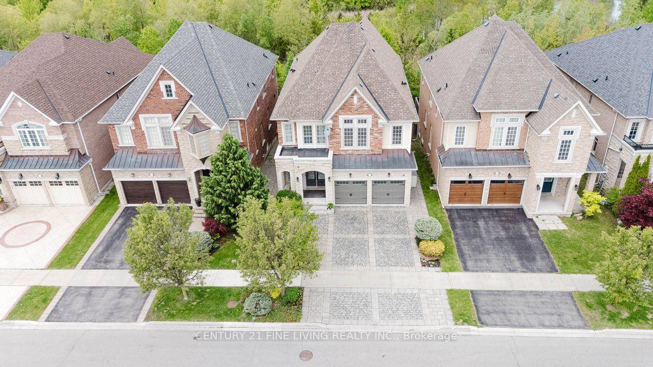 RAVINE LOT PRIVATE BACKYARD WALK OUT BASEMENT Beautifully maintained home with a private backyard and stunning ravine views from multiple rooms.
