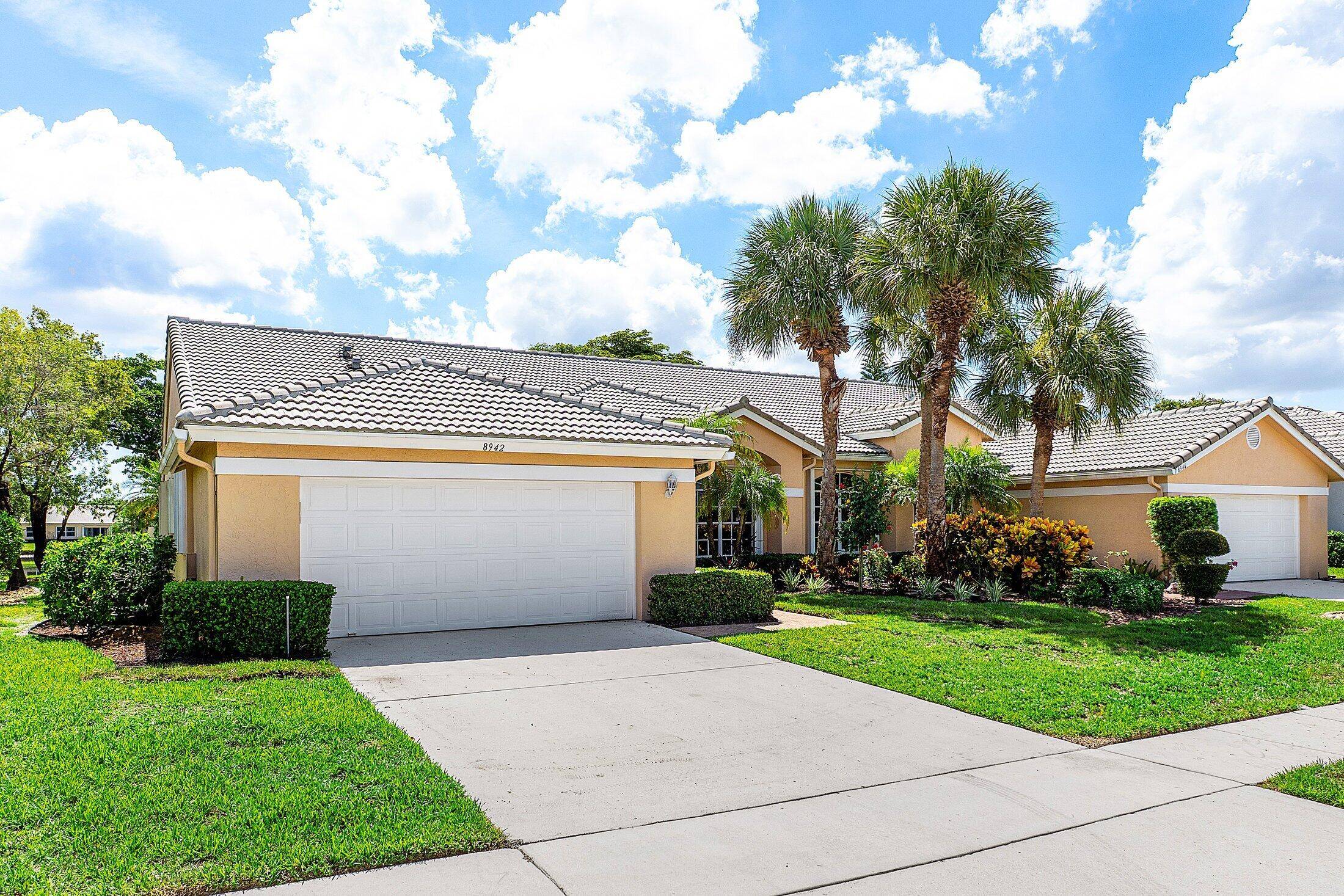 WOW ! Move in ready home in Aberdeen Country Club !
