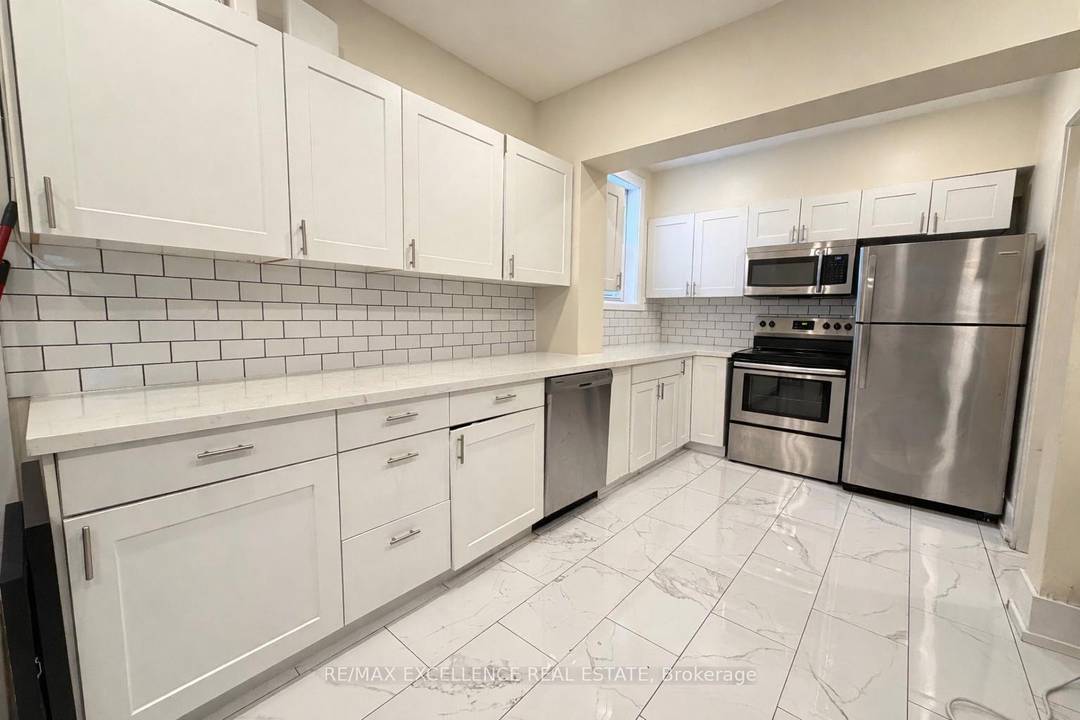 Bright and fully furnished 2 bedroom ground level apartment in the heart of Hamilton's sought after Kirkendall neighborhood.