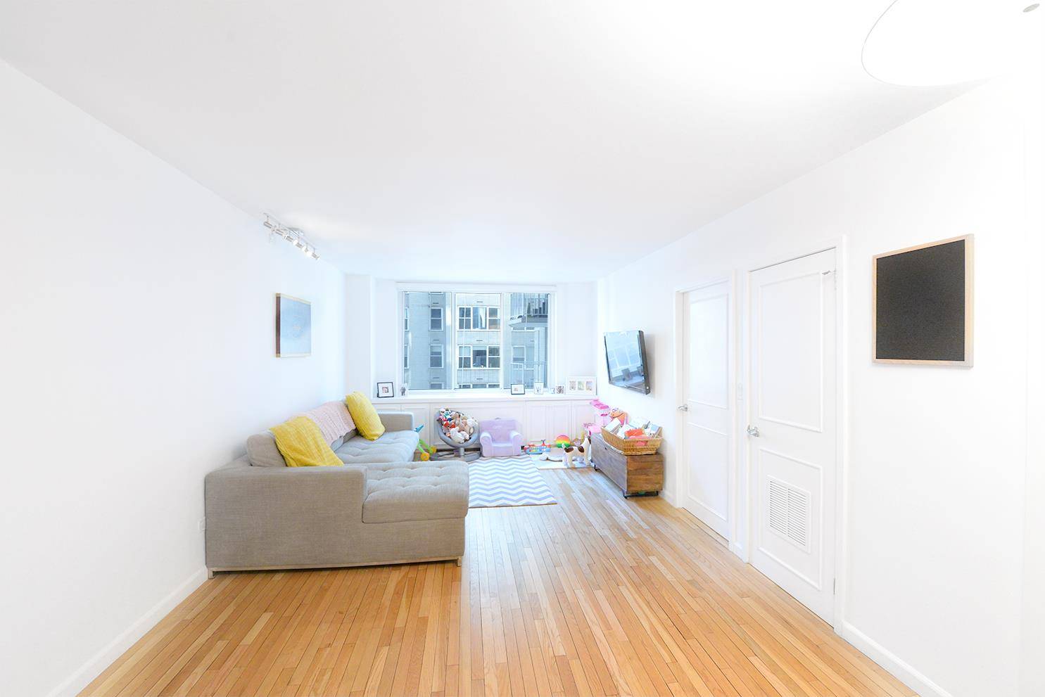 Beautiful 2 BR unit with washer and dryer at the well known Concorde.