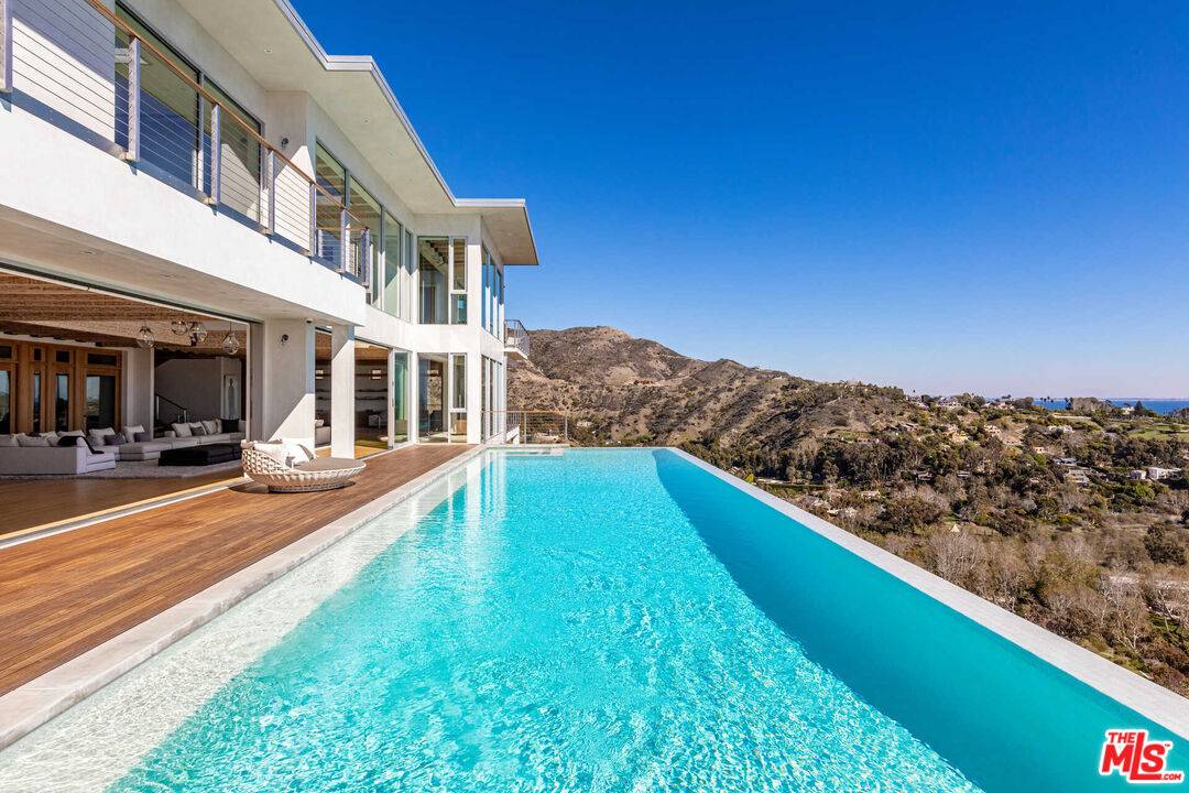 23800   Malibu Crest DR Malibu LA