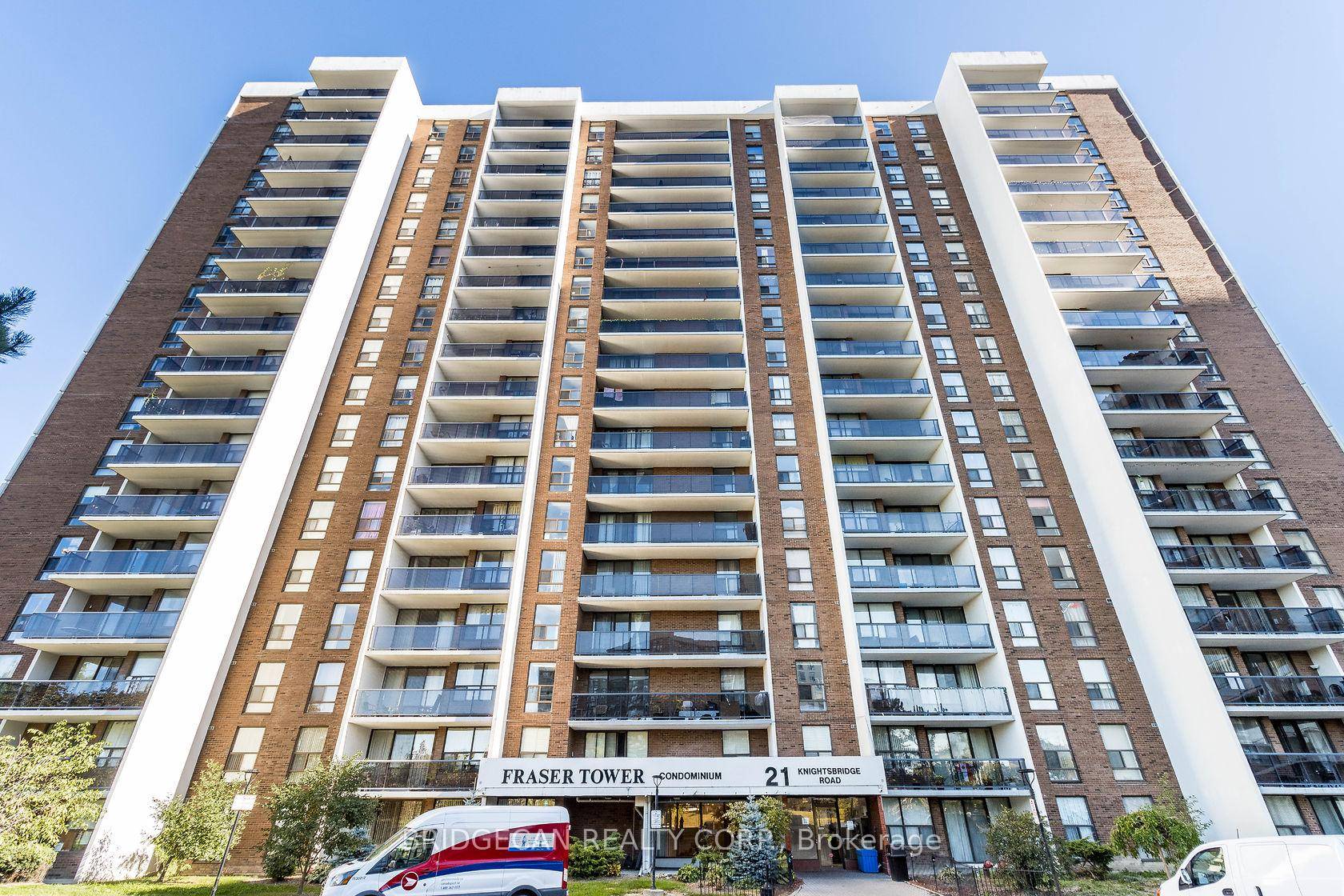Excellent Location ! ! ! Very Spacious 3 Bedroom, 2 Washroom Corner Suite, Very Well Maintained, Recently Updated Washrooms, Quartz Counter Top Kitchen W Eat In Area, Open Concept Living ...