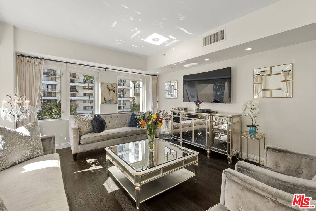 10520 Wilshire Blvd 3BR Westwood La