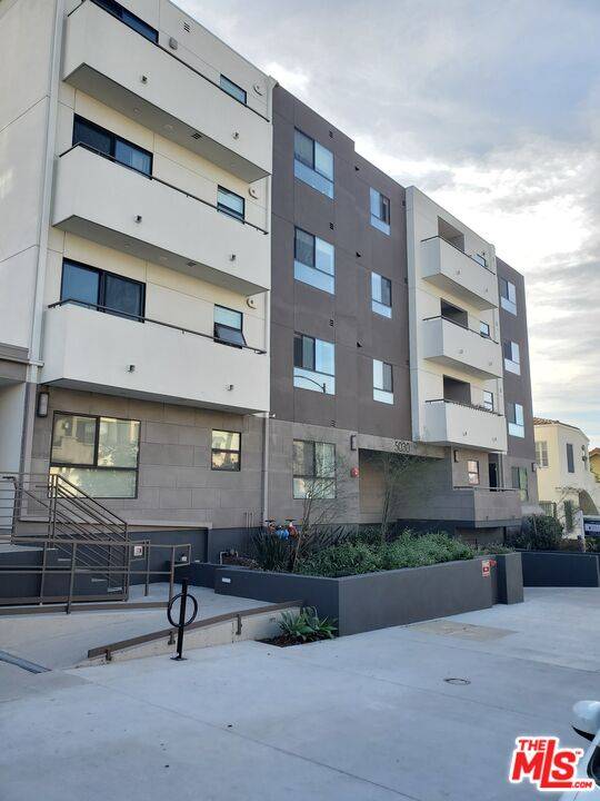 5030 Rosewood AVE 3.0 Hancock Park LA