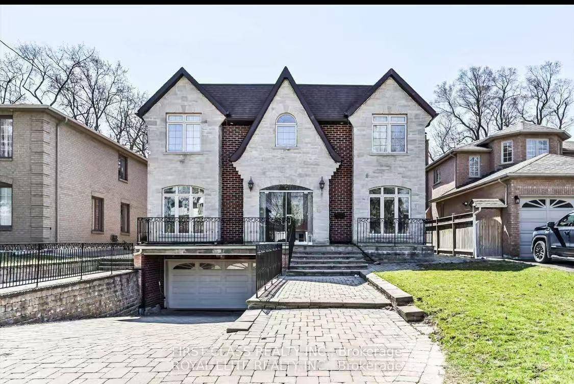 Great Location ! Yonge amp ; Steeles.