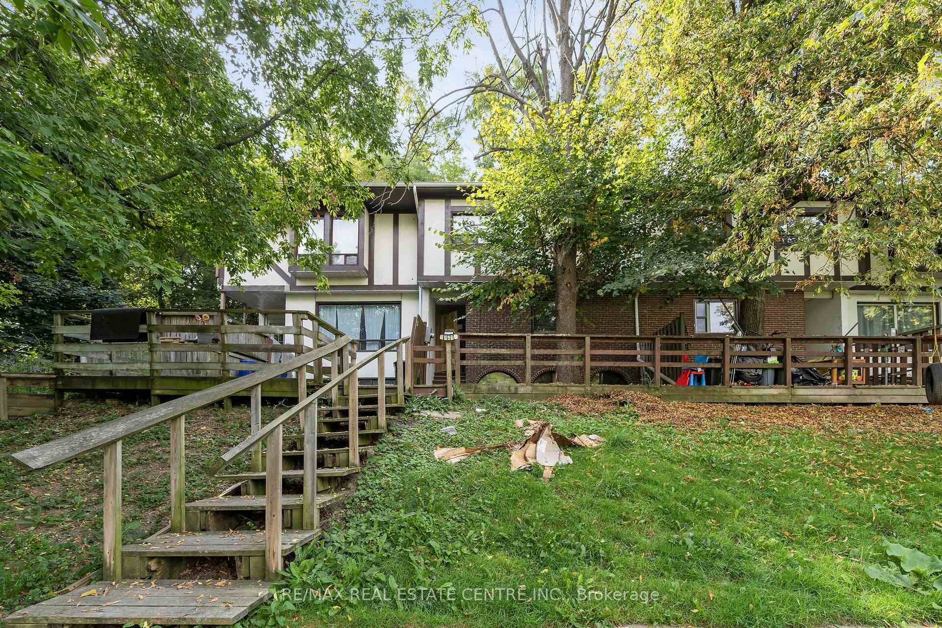 Central location for those wanting the easy commute to Georgetown, Milton, Brampton and surrounding areas.