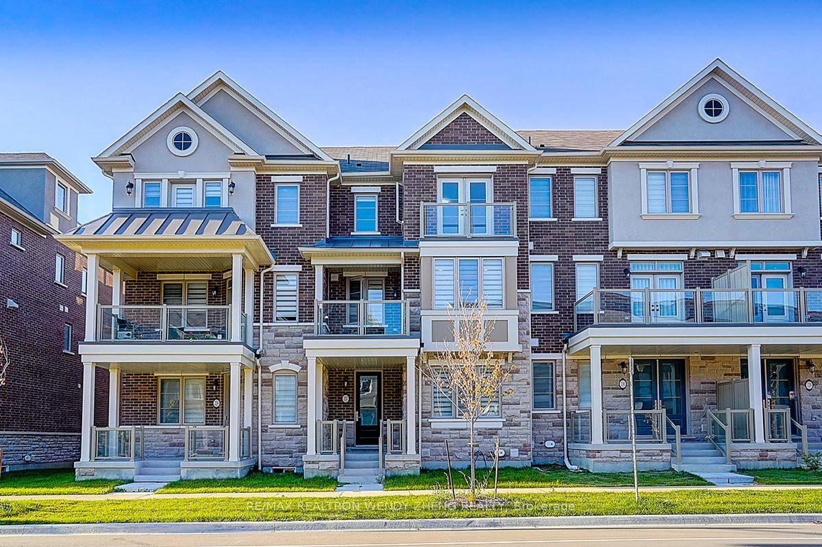 Modern Freehold Townhome in the Heart of Cornell !