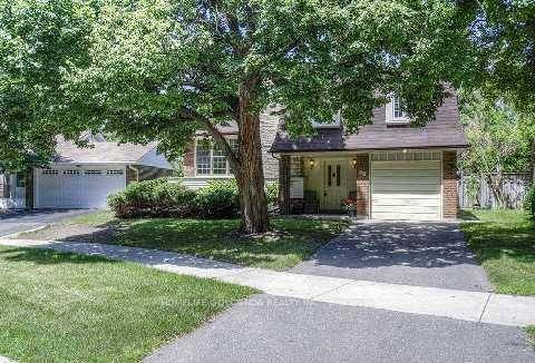 Fantastic location in a quiet, family friendly neighbourhood !
