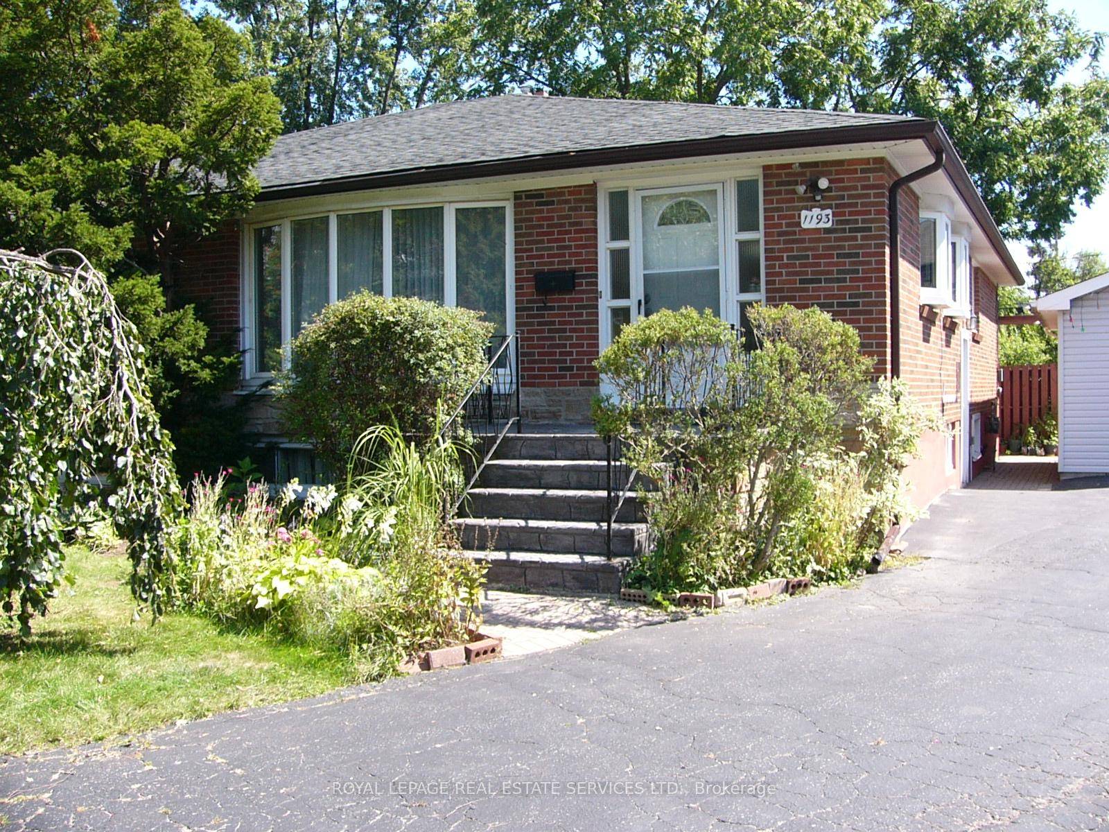 Exceptional Opportunity In Desirable Northeast Oakville.