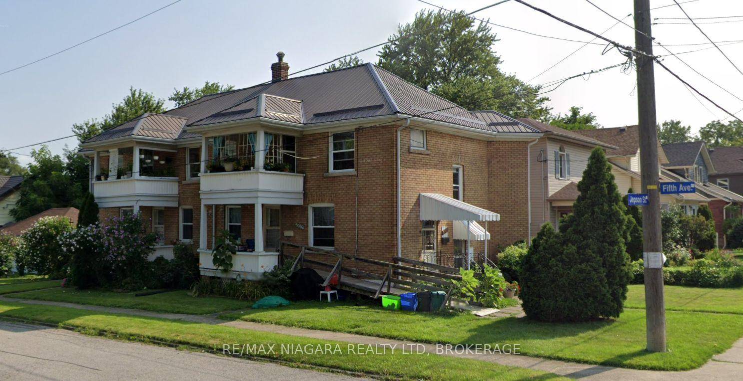 GREAT INVESTMENT OPPORTUNITY ONE MILE FROM THE DOWNTOWN NIAGARA UNIVERSITY CAMPUS, COULD BE A GREAT STUDENT RESIDENCE.